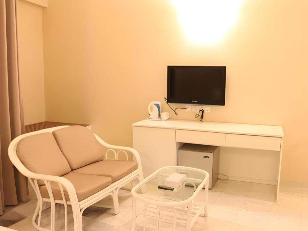 Stallions Suites Penang Jelutong Exterior foto