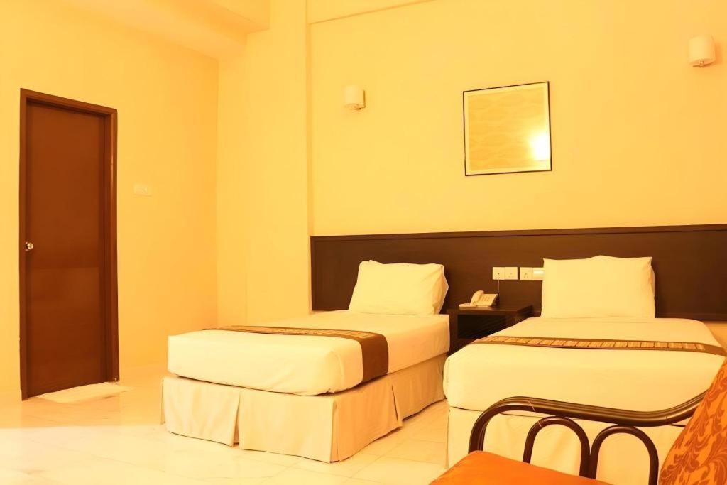 Stallions Suites Penang Jelutong Exterior foto