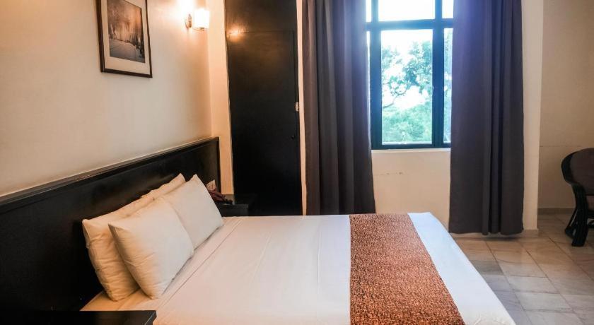 Stallions Suites Penang Jelutong Exterior foto