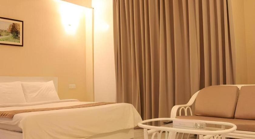 Stallions Suites Penang Jelutong Exterior foto