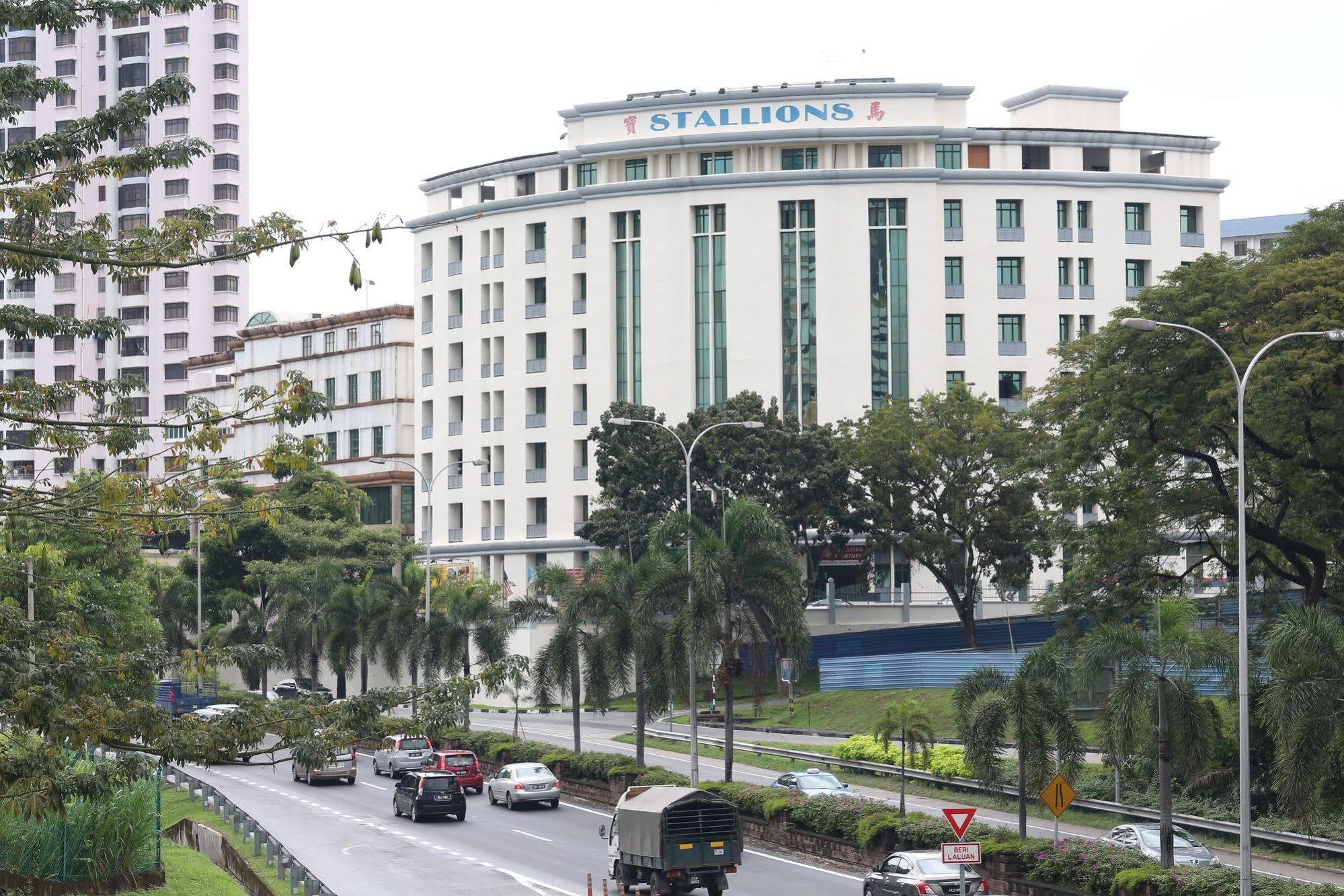 Stallions Suites Penang Jelutong Exterior foto